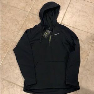 New Nike therma hoodie Men’s M